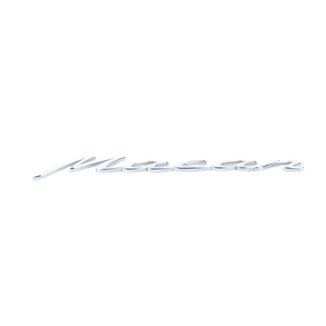 Portellone Posteriore Scritta Cromata Emblema Logo per Porsche Macan 95B con numero di parte 95B853675 Porsche Macan 95B Portellone Posteriore Scritta Cromata Emblema Logo - SKU 95B853675 - Numero di parte 95B853675