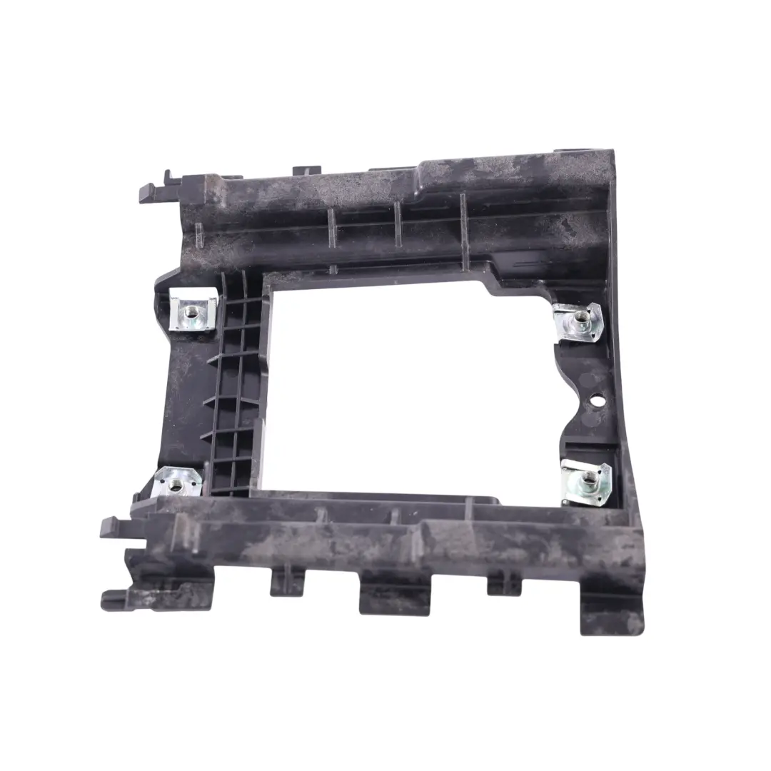 Soporte Fijación Consola Central para Porsche Macan 95B con número de pieza 95B863531 Porsche Macan 95B Soporte Fijación Consola Central - SKU 95B863531 - Número de pieza 95B863531