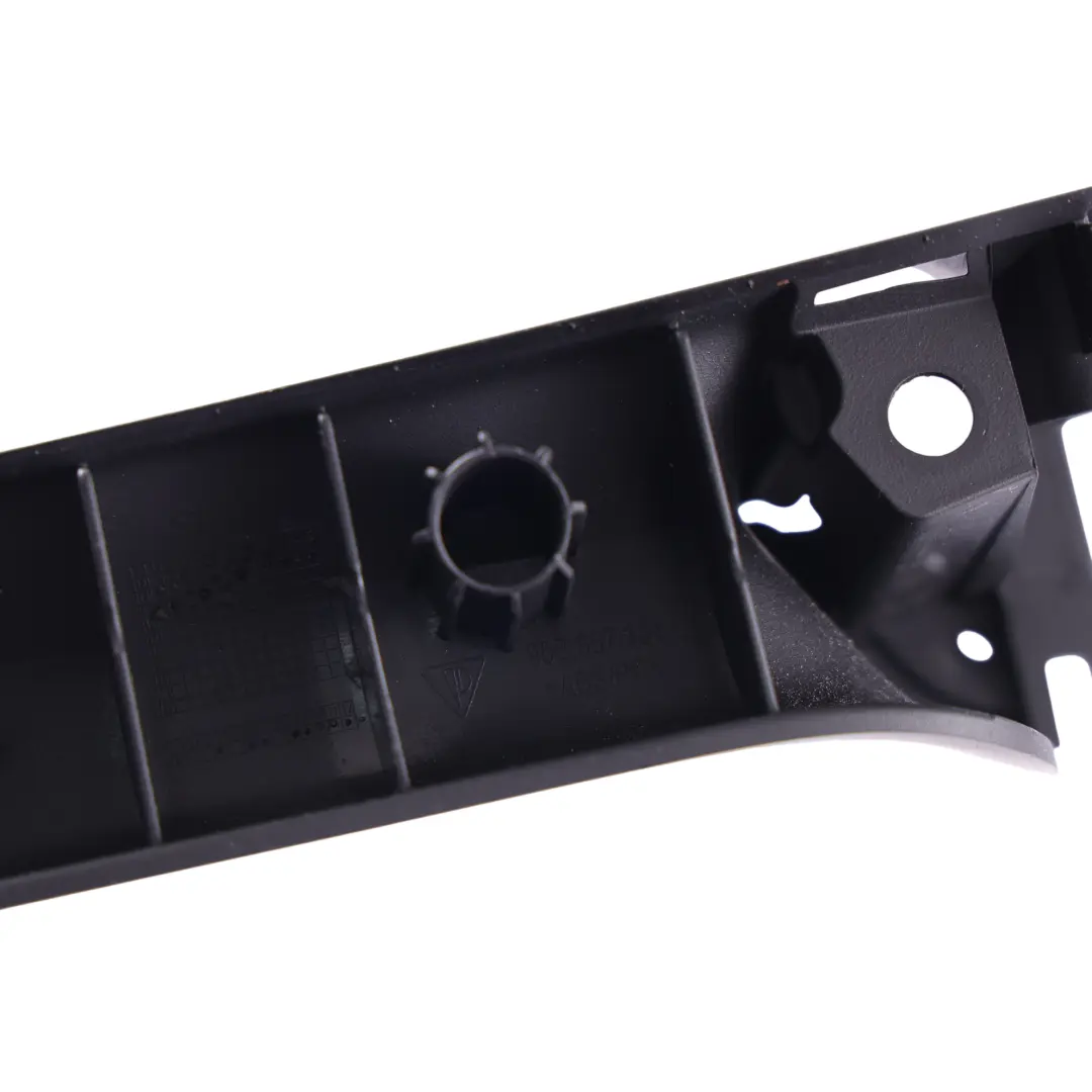 Türgriff Haltegriff Halterung Hinten Links für Porsche Macan 95B mit Teilenummer 95B867161 Porsche Macan 95B Türgriff Haltegriff Halterung Hinten Links - SKU 95B867161 - Teilenummer 95B867161