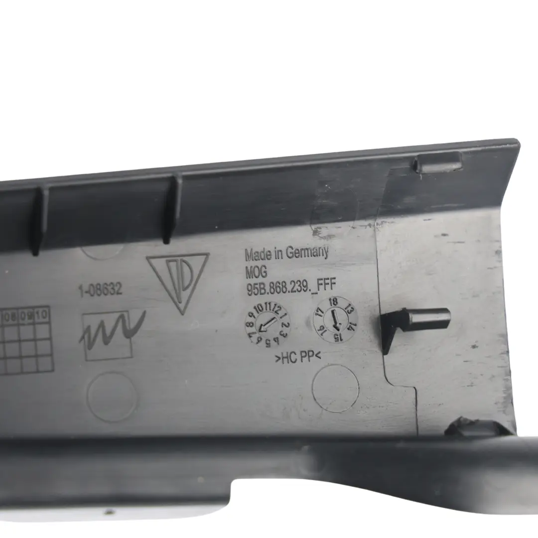 Cache Garniture Montant A Supérieur Gauche Noir pour Porsche Macan 95B à propos du numéro de pièce 95B868239 Porsche Macan 95B Cache Garniture Montant A Supérieur Gauche Noir - SKU 95B868239-1 - Numéro de pièce 95B868239