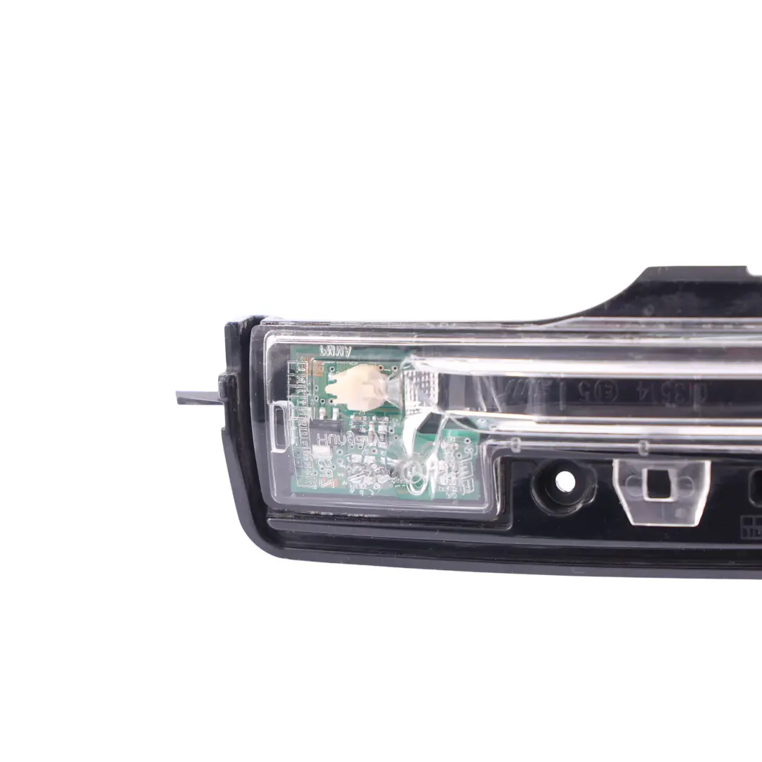 Intermitente Retrovisor Derecho para Porsche Macan 95B con número de pieza 95B949102F Porsche Macan 95B Intermitente Retrovisor Derecho - SKU 95B949102F - Número de pieza 95B949102F
