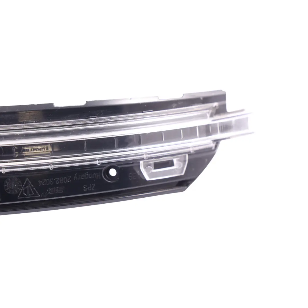 Außenspiegel Blinker Seitenblinker Rechts für Porsche Macan 95B mit Teilenummer 95B949102F Porsche Macan 95B Außenspiegel Blinker Seitenblinker Rechts - SKU 95B949102F - Teilenummer 95B949102F