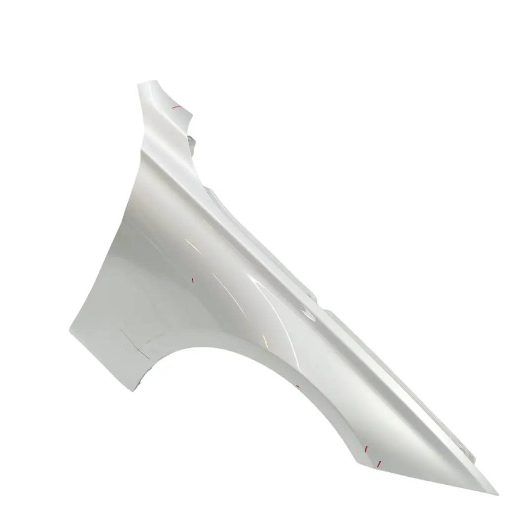 Panel lateral ala guardabarros delantero derecho Glacier Silver A83 para BMW F30 F31 con número de pieza 9621598 BMW F30 F31 Panel lateral ala guardabarros delantero derecho Glacier Silver A83 - SKU 9621598-GSB - Número de pieza 9621598