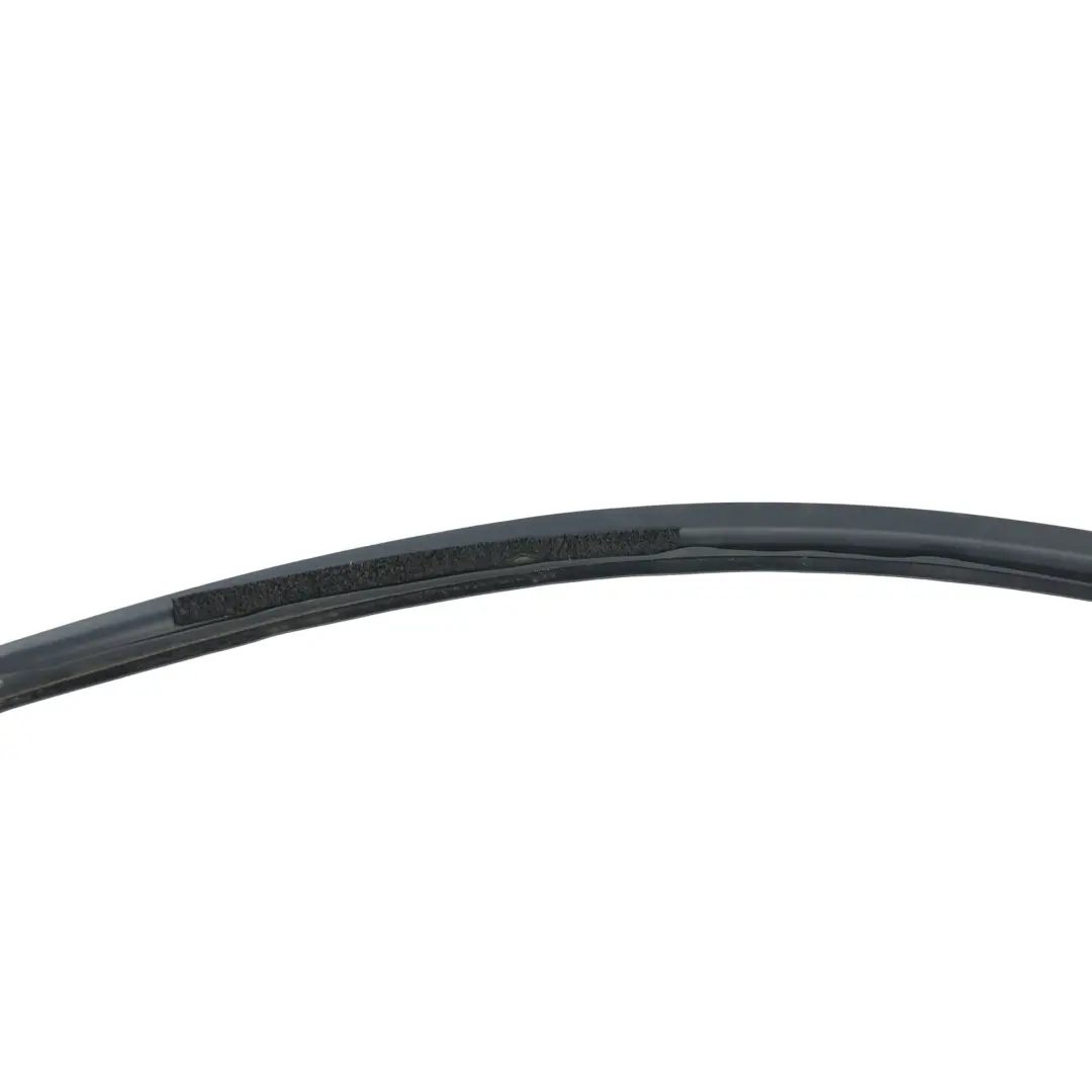 Guarnizione Finestrino Anteriore Destra per Porsche 718 Boxster 982 con numero di parte 98153737803 Porsche 718 Boxster 982 Guarnizione Finestrino Anteriore Destra - SKU 98153737803 - Numero di parte 98153737803