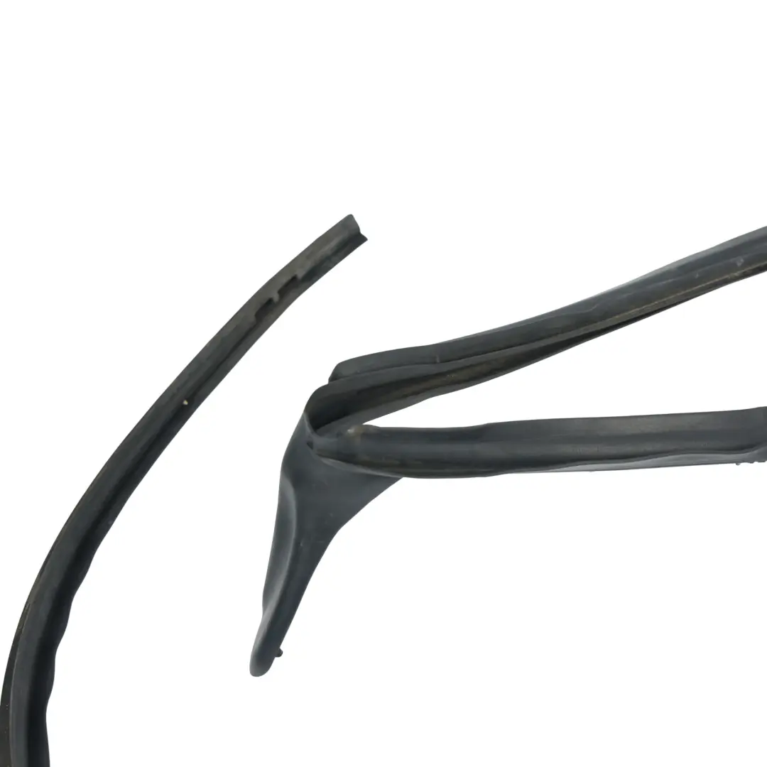 Door Window Aperture Seal Front Right O/S to Porsche 718 Boxster 982 with Part number 98153737803 Porsche 718 Boxster 982 Door Window Aperture Seal Front Right O/S - SKU 98153737803 - Part number 98153737803