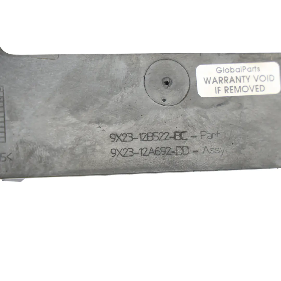 Motorraum Teil Umrandung Rahmen Abdeckung für Jaguar XF X250 mit Teilenummer 9X23-12B522-BC Jaguar XF X250 Motorraum Teil Umrandung Rahmen Abdeckung - SKU 9X23-12B522-BC - Teilenummer 9X23-12B522-BC