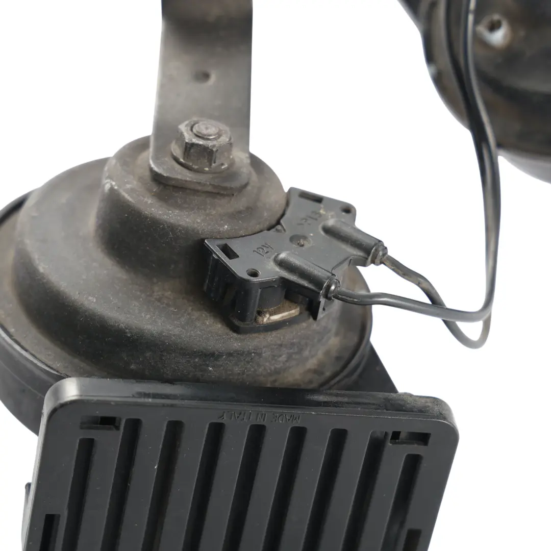 Bocina Fanfarra Tono Alto CPLA-13A803-CA para Land Rover Sport L494 con número de pieza LR042345 Land Rover Sport L494 Bocina Fanfarra Tono Alto CPLA-13A803-CA - SKU LR042345 - Número de pieza LR042345