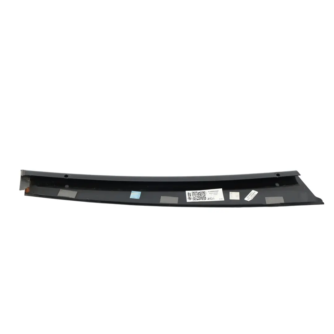Garniture Montant Cadre Vitre Porte Avant Droite pour Mercedes W164 à propos du numéro de pièce A1646903087 Mercedes W164 Garniture Montant Cadre Vitre Porte Avant Droite - SKU A1646903087 - Numéro de pièce A1646903087