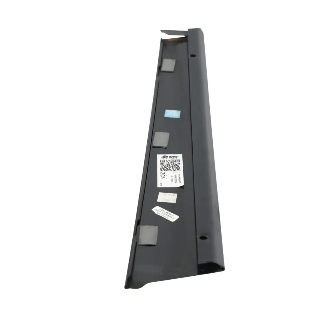 Garniture Montant Cadre Vitre Porte Avant Droite pour Mercedes W164 à propos du numéro de pièce A1646903087 Mercedes W164 Garniture Montant Cadre Vitre Porte Avant Droite - SKU A1646903087 - Numéro de pièce A1646903087