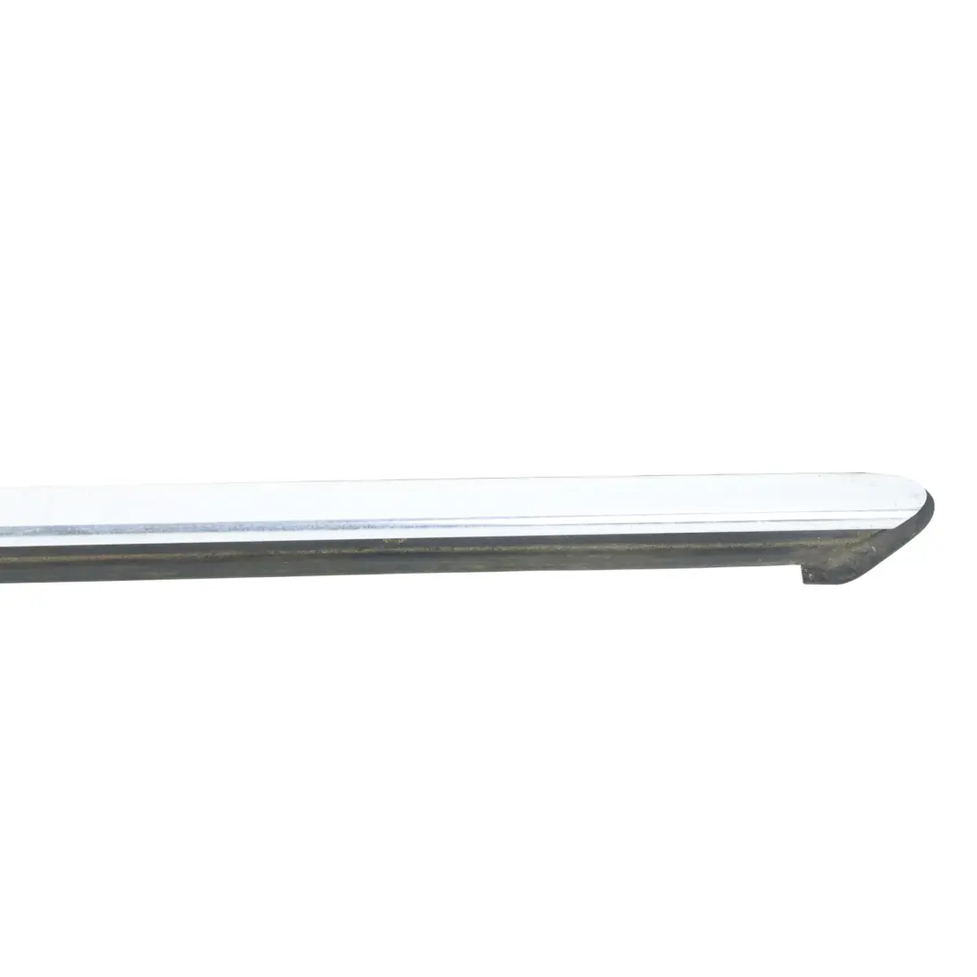 Baguette Garniture Lunette Arrière Droite Chromé pour Mercedes X164 à propos du numéro de pièce A1646903280 Mercedes X164 Baguette Garniture Lunette Arrière Droite Chromé - SKU A1646903280 - Numéro de pièce A1646903280