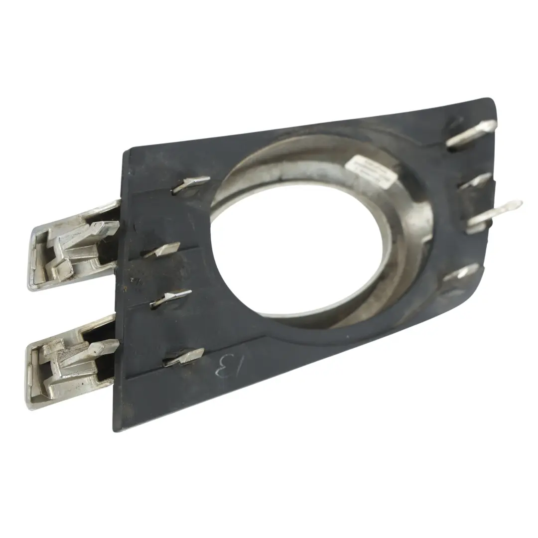 Grille Pare-chocs Avant Cache Clignotant Droit pour Mercedes X164 à propos du numéro de pièce A1648800824 Mercedes X164 Grille Pare-chocs Avant Cache Clignotant Droit - SKU A1648800824 - Numéro de pièce A1648800824