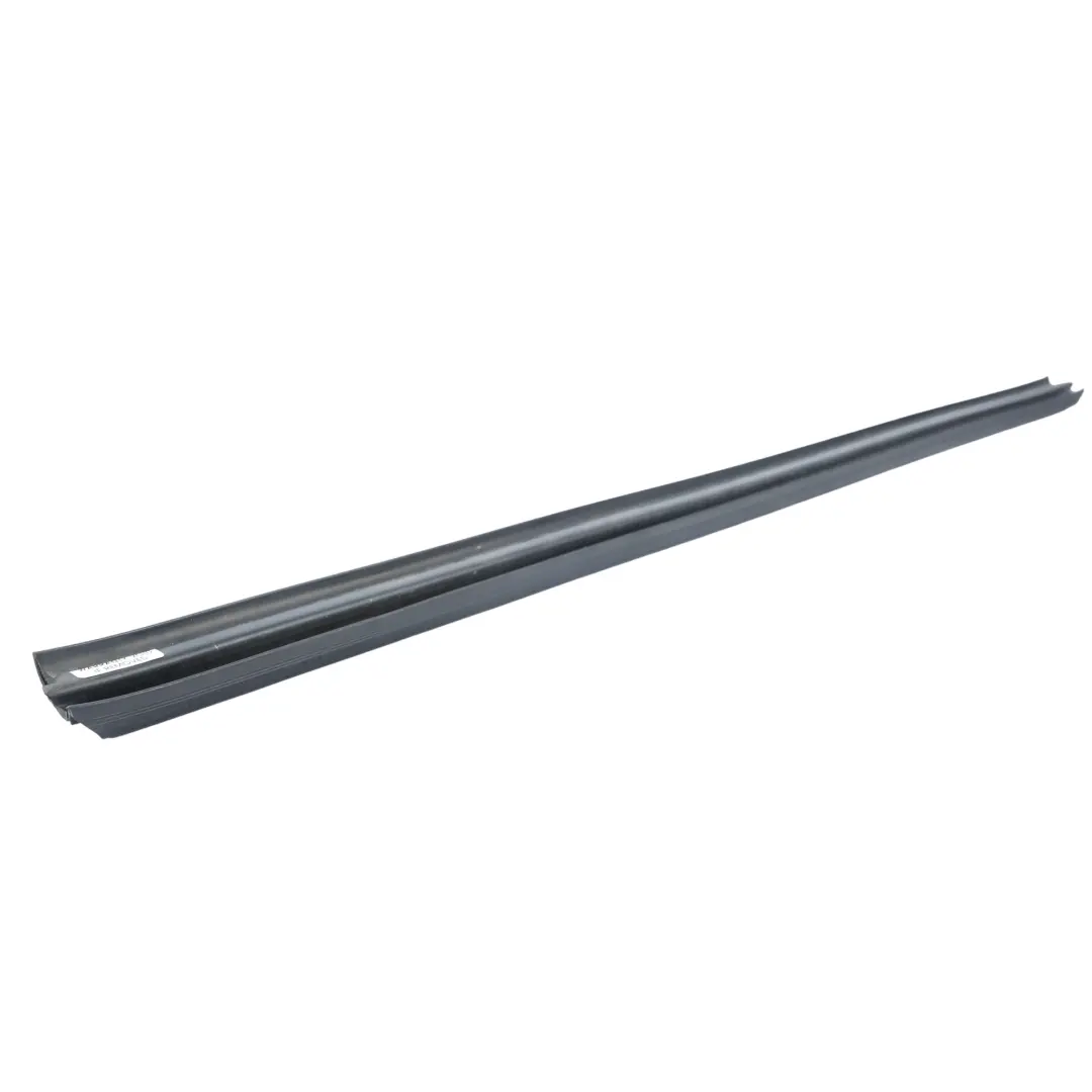 Listwa Uszczelka Szyby Drzwi Przód Lewa A169725036 do Mercedes W169 W245 o numerze A1697250365 Mercedes W169 W245 Listwa Uszczelka Szyby Drzwi Przód Lewa A169725036 - SKU A1697250365 - Numer Części A1697250365