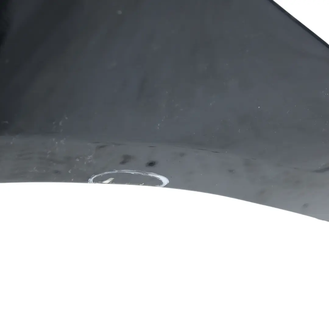 Panel Frontal Lado Izquierdo Tapa Kosmos Black 191 para Mercedes W176 con número de pieza A1768810101 Mercedes W176 Panel Frontal Lado Izquierdo Tapa Kosmos Black 191 - SKU A1768810101-KB - Número de pieza A1768810101