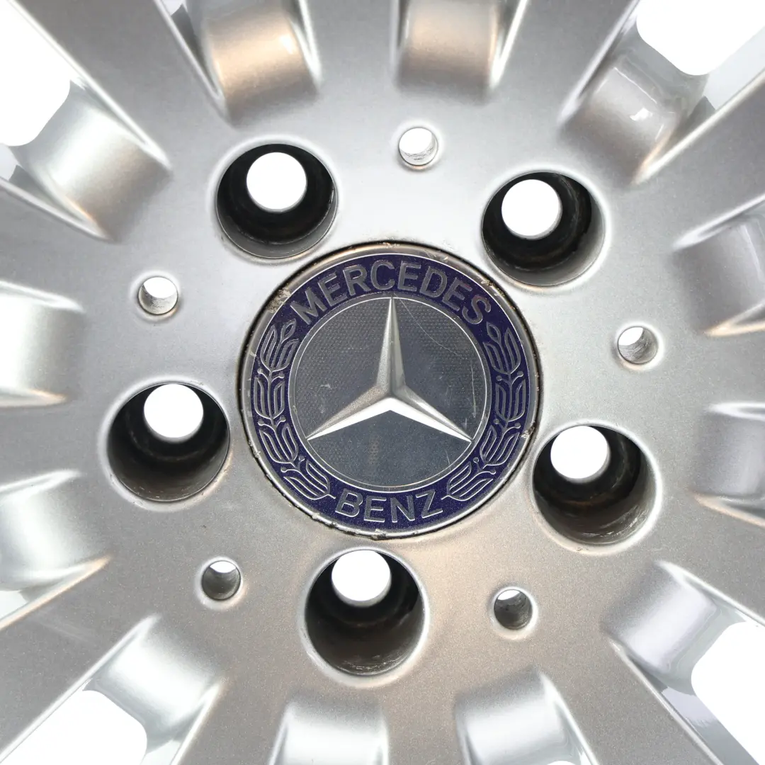 Mercedes W204 Llanta Aleación Plateada 12 Agujeros Disco 16" 7J ET43 - SKU A2044010602-3 - Número de pieza A2044010602