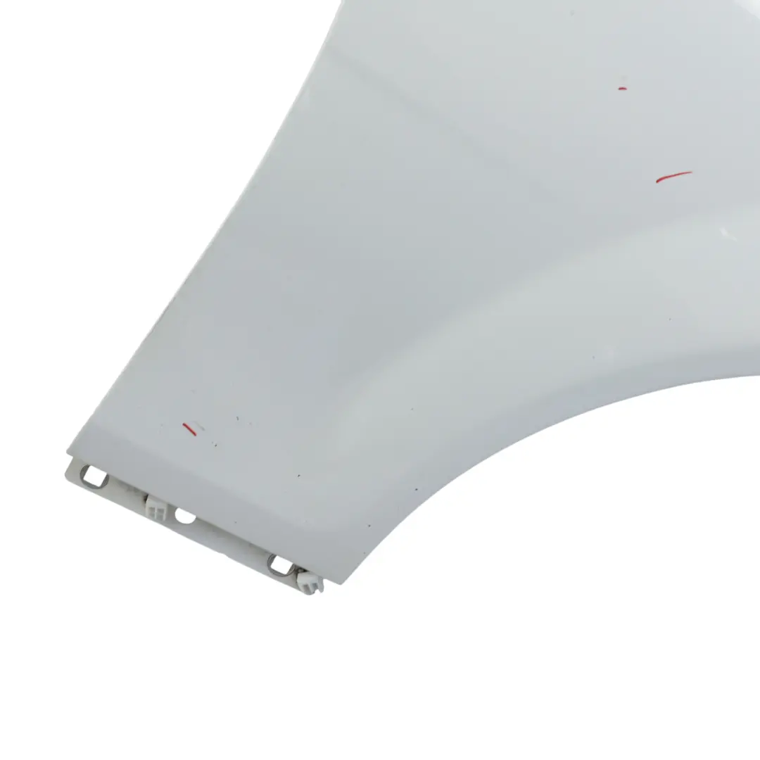 Panel Guardabarros Delantero Derecho Blanco Polar - 149 para Mercedes W204 con número de pieza A2048801418 Mercedes W204 Panel Guardabarros Delantero Derecho Blanco Polar - 149 - SKU A2048801418-POL - Número de pieza A2048801418