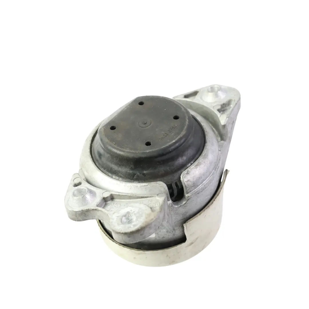 Mercedes W205 Wspornik Poduszki Silnika Prawy OM654 - SKU A2052401100 - Numer Części A2052401100