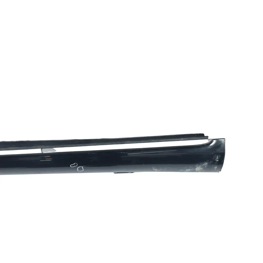 Mercedes W205 Bas de Caisse Gauche Cache Seuil de Porte Noir 040 - SKU A2056980354-BLA - Numéro de pièce A2056980354