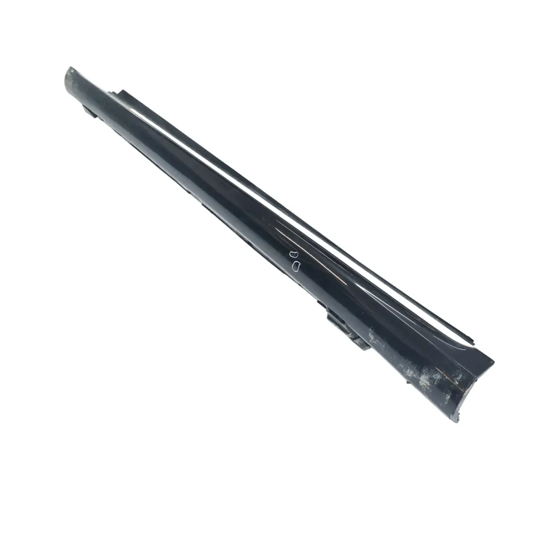 Bas de Caisse Gauche Cache Seuil de Porte Noir 040 pour Mercedes W205 à propos du numéro de pièce A2056980354 Mercedes W205 Bas de Caisse Gauche Cache Seuil de Porte Noir 040 - SKU A2056980354-BLA - Numéro de pièce A2056980354