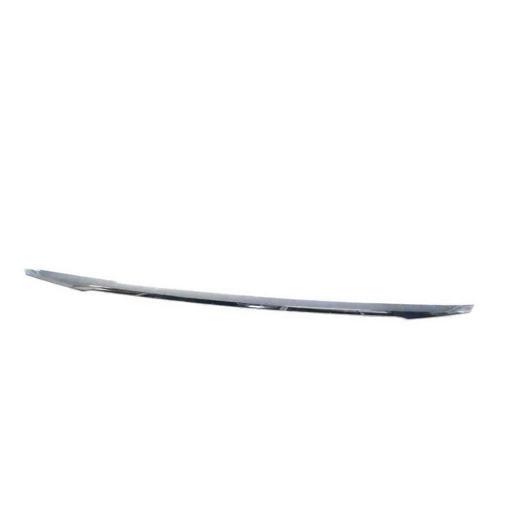 Cornice Cromata Luce Targa Portellone Posteriore per Mercedes W205 con numero di parte A2057430000 Mercedes W205 Cornice Cromata Luce Targa Portellone Posteriore - SKU A2057430000-1 - Numero di parte A2057430000