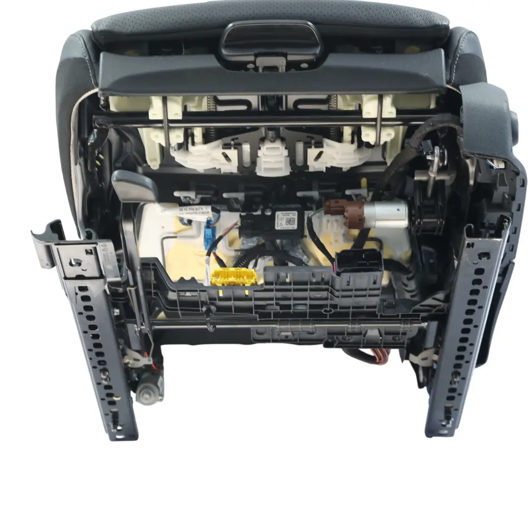 Mercedes W205 Asiento Delantero Izquierdo Calefactable Imitación Cuero Negro - SKU A2059100747-5 - Número de pieza A2059100747