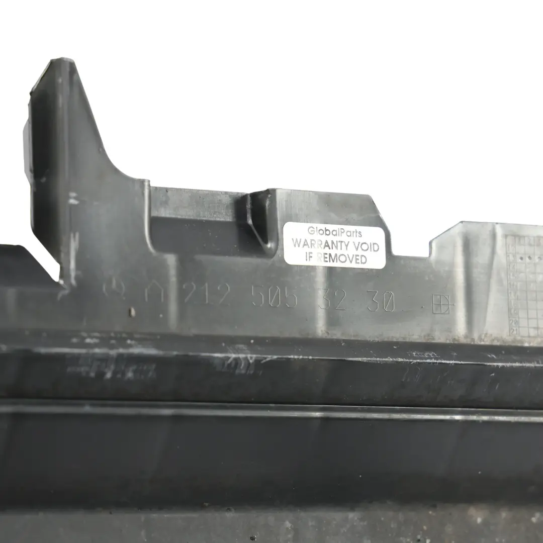 Kühler Luftleitblech Frontschürze Luftkanal für Mercedes W212 mit Teilenummer A2125053230 Mercedes W212 Kühler Luftleitblech Frontschürze Luftkanal - SKU A2125053230 - Teilenummer A2125053230