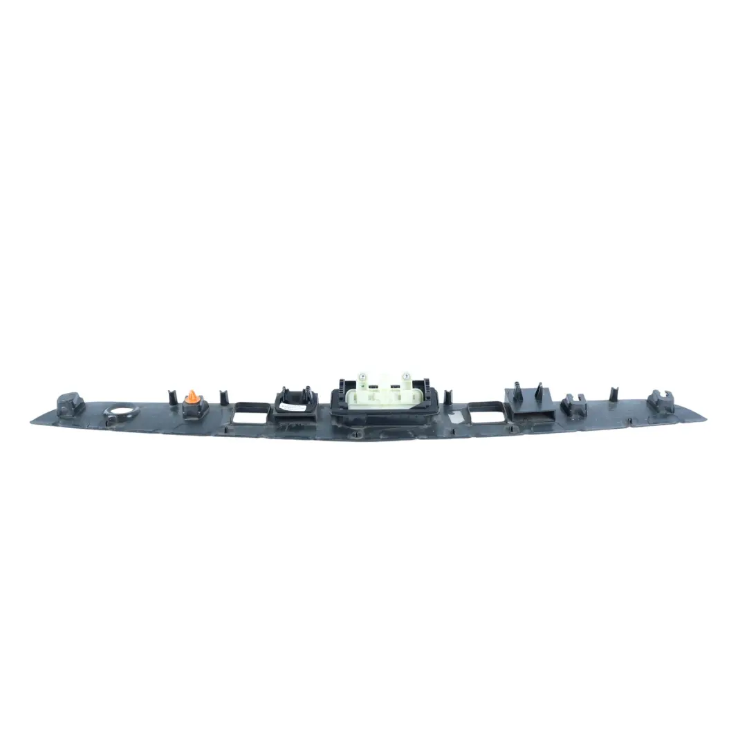 Listwa Klamka Bagażnika Czarna do Mercedes W212 o numerze A2127401793 Mercedes W212 Listwa Klamka Bagażnika Czarna - SKU A2127401793 - Numer Części A2127401793