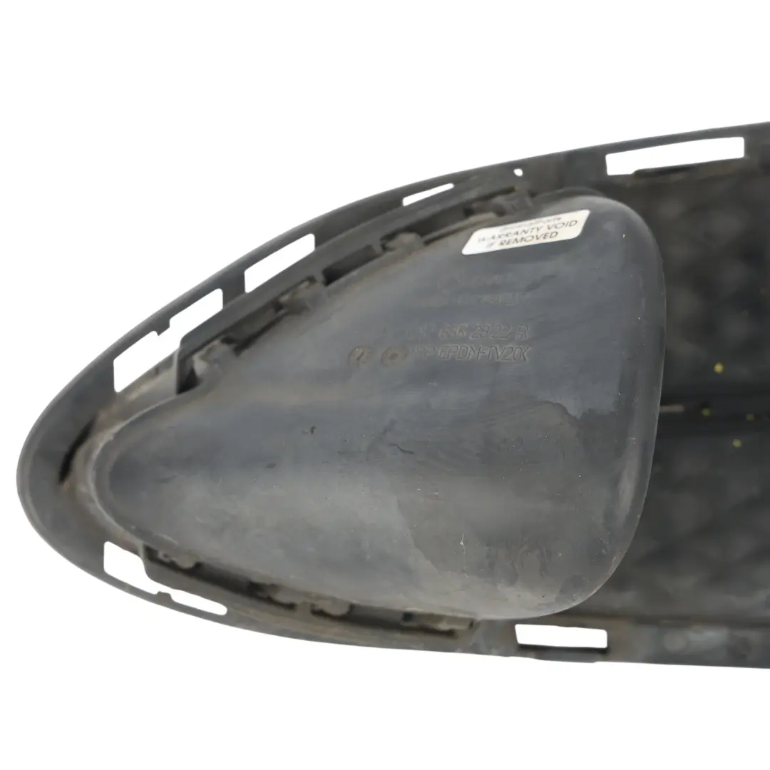 Kratka Dolna Zderzaka Przedniego Prawa Osłona do Mercedes W212 o numerze A2128852822 Mercedes W212 Kratka Dolna Zderzaka Przedniego Prawa Osłona - SKU A2128852822 - Numer Części A2128852822