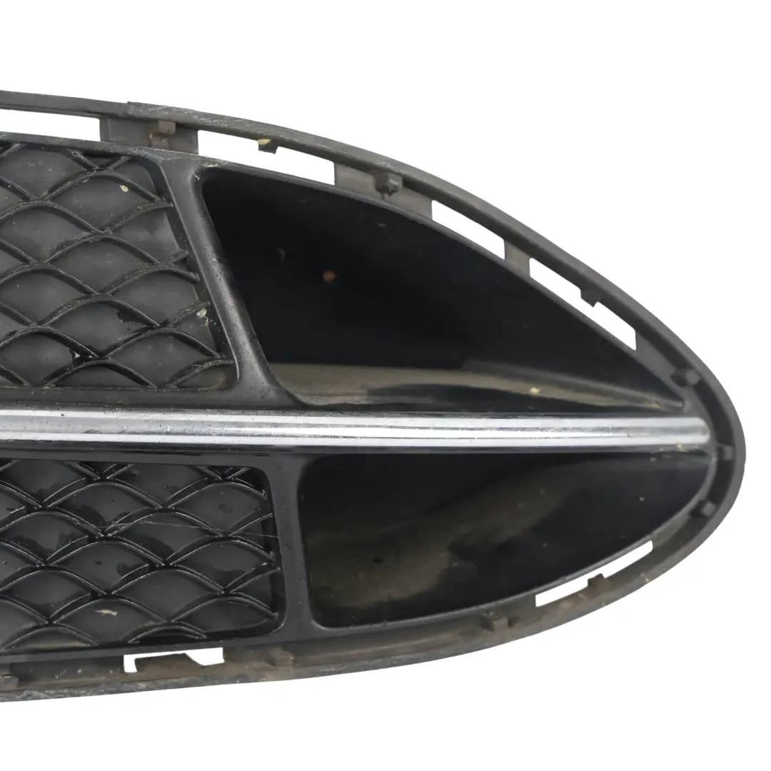 Mercedes W212 Paraurti Anteriore Griglia Inferiore Cover Modanatura Destra A2128 - SKU A2128852822 - Numero di parte A2128852822