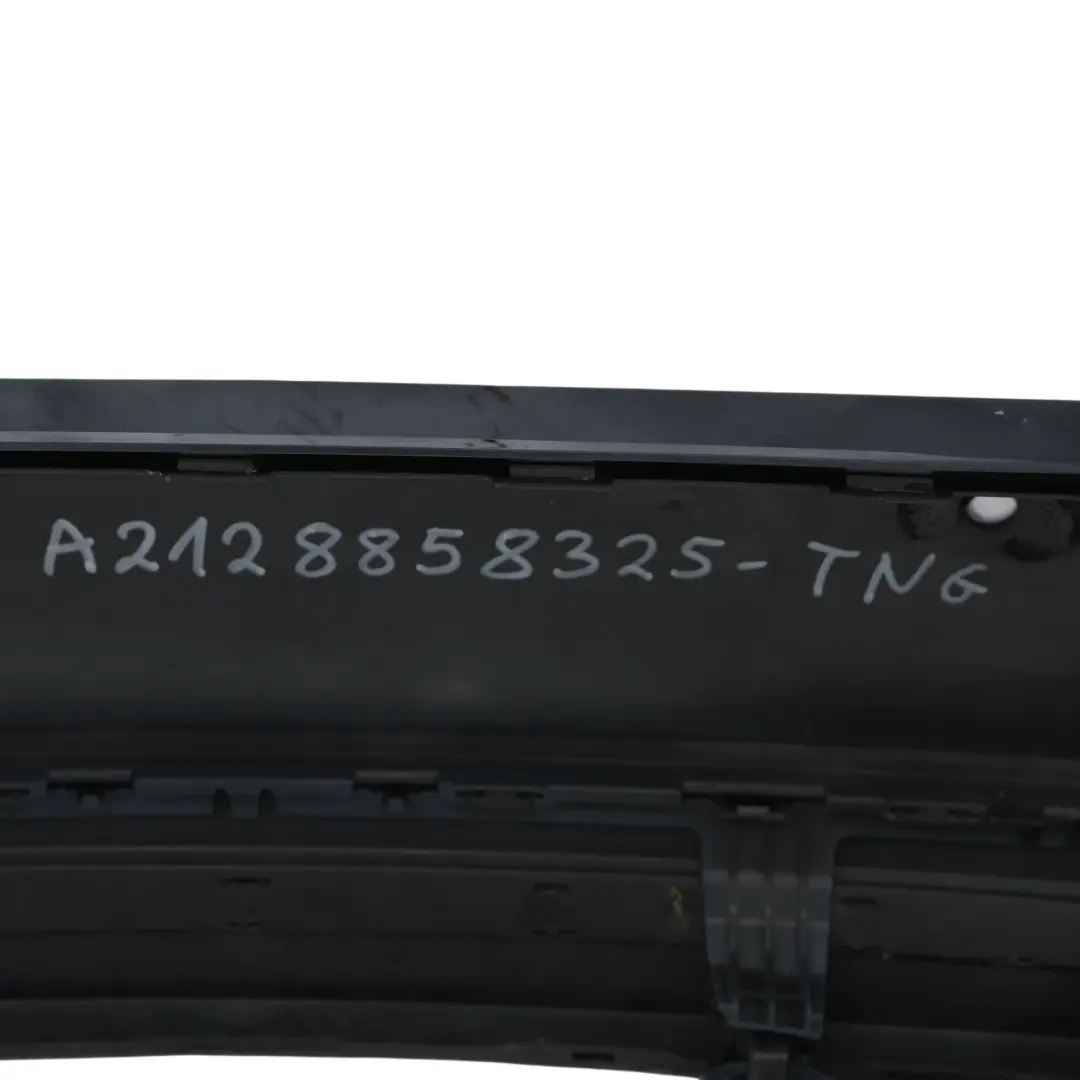Osłona Zderzaka Tylnego Tenorite Grey Szary Metalik 755 do Mercedes W212 Sedan o numerze A2128858325 Mercedes W212 Sedan Osłona Zderzaka Tylnego Tenorite Grey Szary Metalik 755 - SKU A2128858325-TNG - Numer Części A2128858325