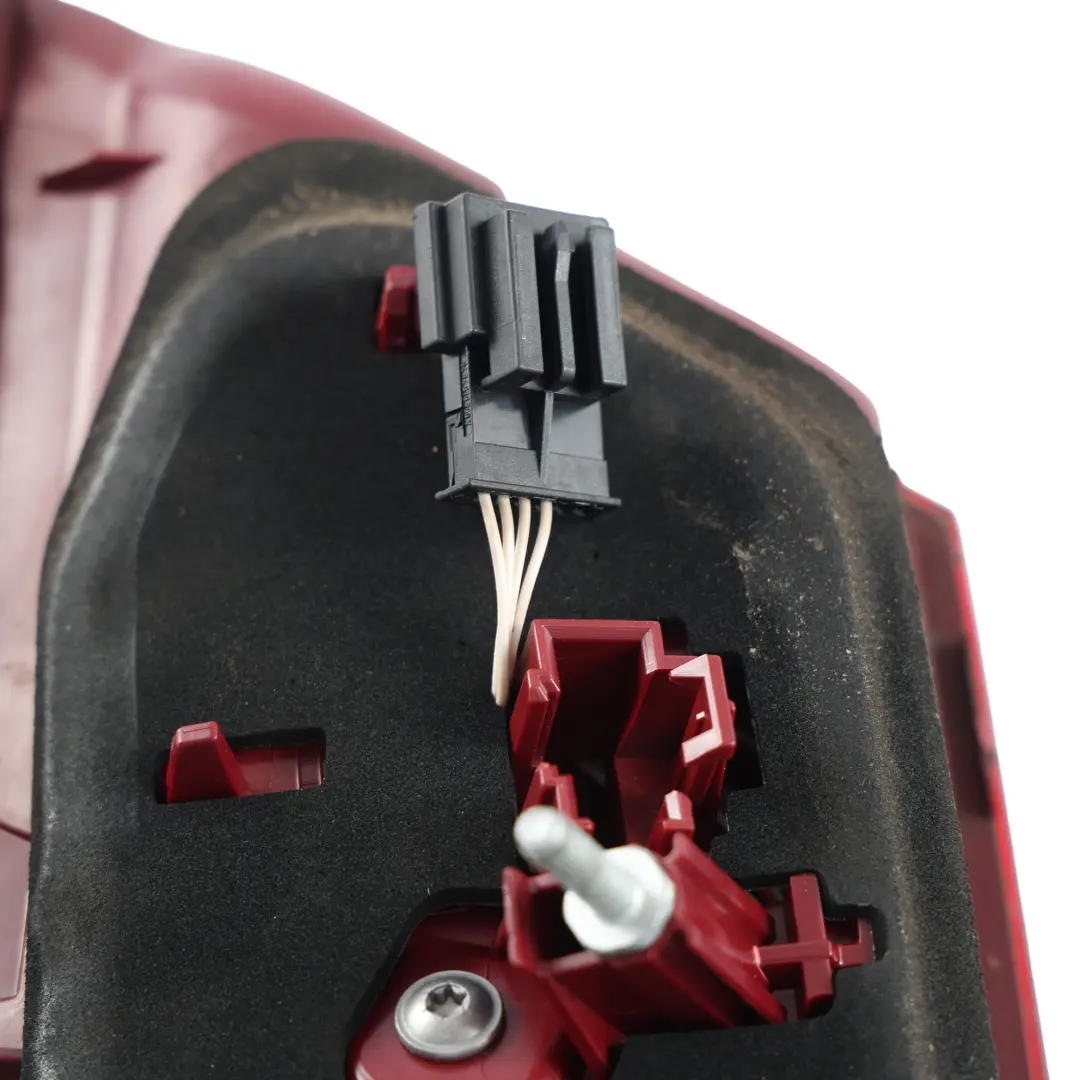 Feu Arrière Droit pour Mercedes W212 à propos du numéro de pièce A2129069002 Mercedes W212 Feu Arrière Droit - SKU A2129069002 - Numéro de pièce A2129069002