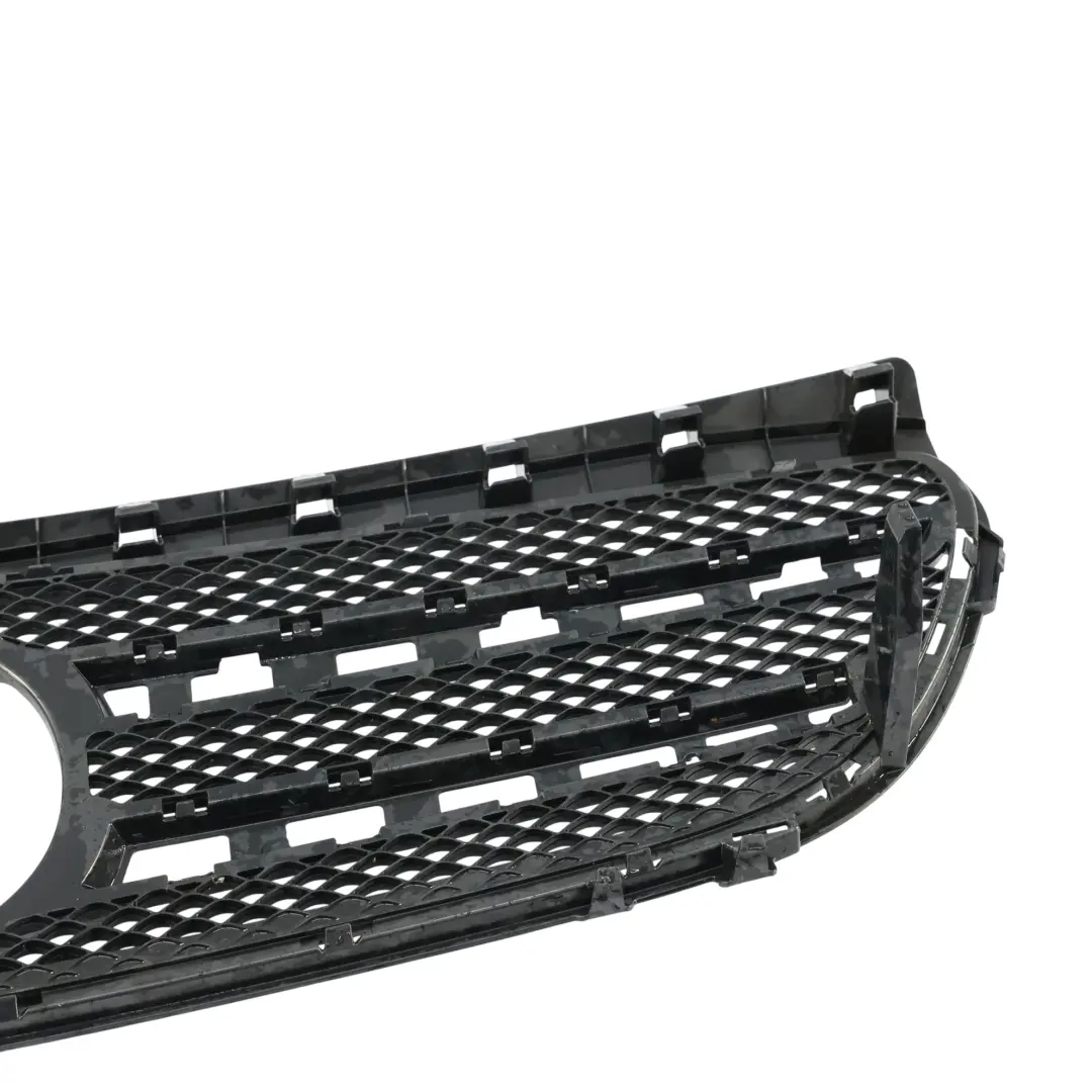 Mercedes Benz W246 Pare-chocs Avant Calandre Centrale Radiateur - SKU A2468880460 - Numéro de pièce A2468880460
