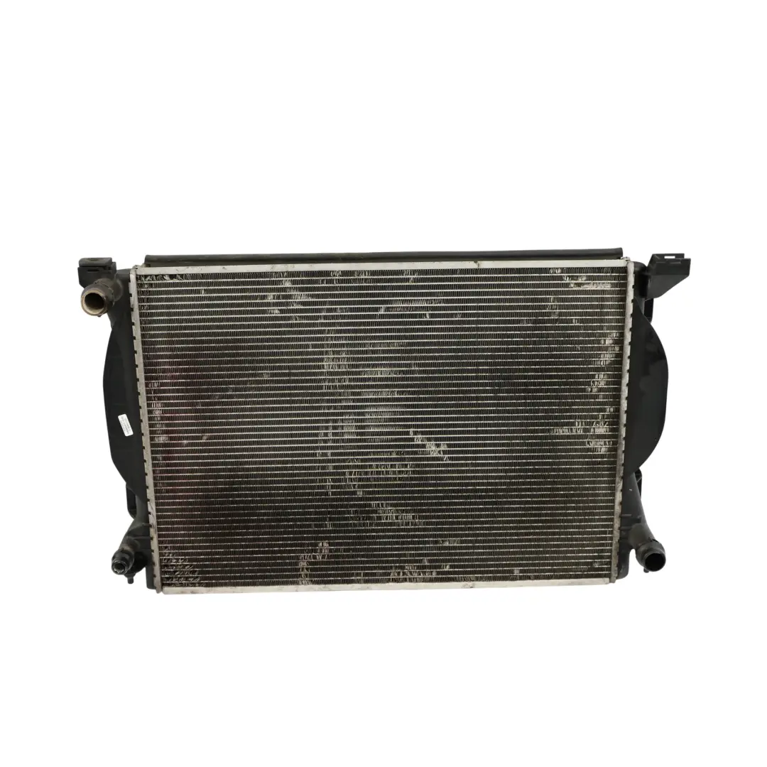 Chłodnica Wody Manual Benzyna 3.2 FSI do Audi A4 B7 o numerze 8E0121251C Audi A4 B7 Chłodnica Wody Manual Benzyna 3.2 FSI - SKU 8E0121251C - Numer Części 8E0121251C