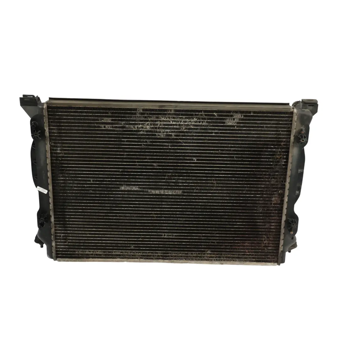 Audi A4 B7 Chłodnica Wody Manual Benzyna 3.2 FSI - SKU 8E0121251C - Numer Części 8E0121251C