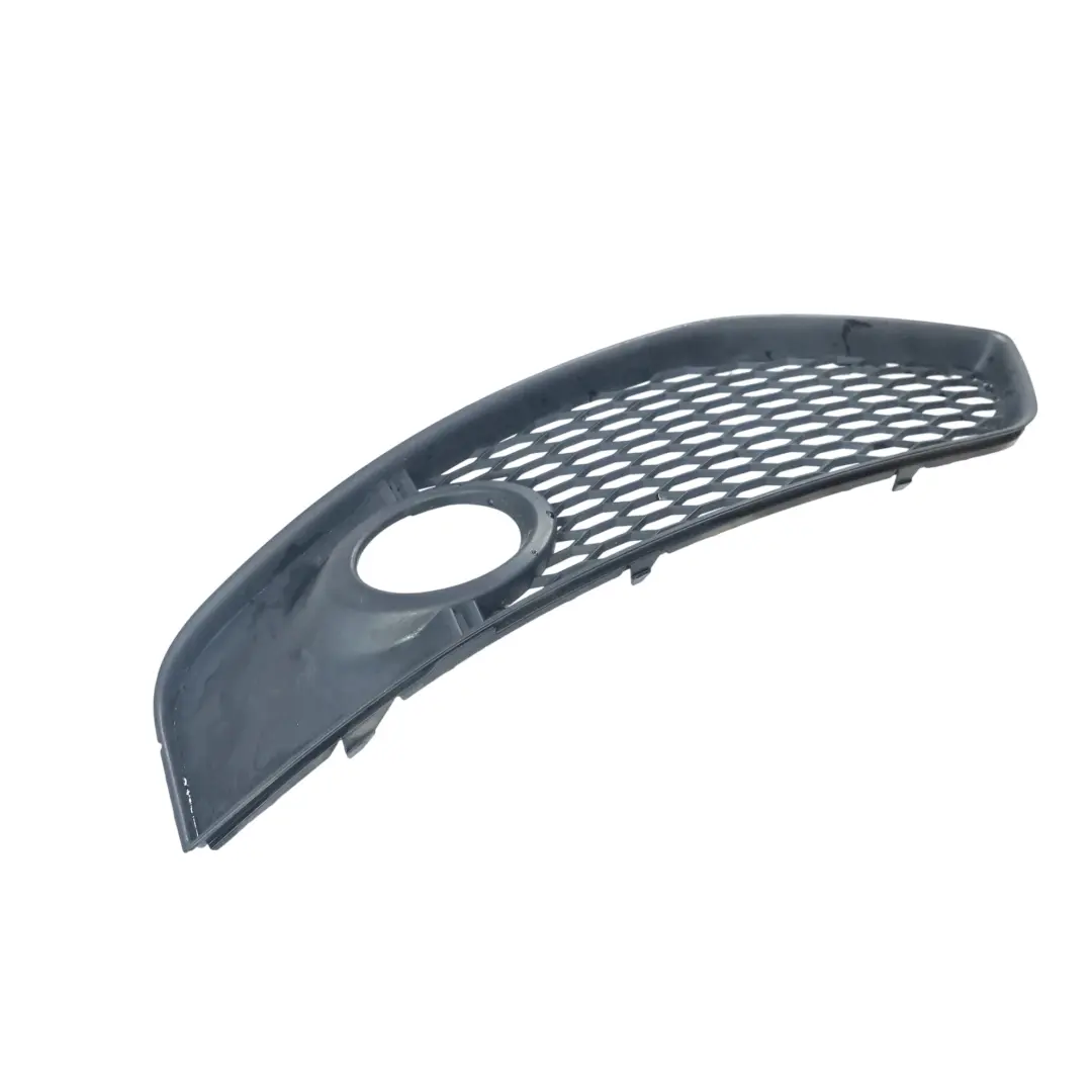 Kratka Zderzaka Przedniego Atrapa Halogenu Lewa do Audi S3 8P o numerze 8P0807681D Audi S3 8P Kratka Zderzaka Przedniego Atrapa Halogenu Lewa - SKU 8P0807681D - Numer Części 8P0807681D