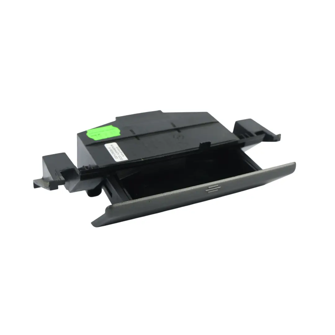 Land Rover Discovery 4 L319 Avant Console Centrale Rangement Cendrier AH22-048A0 - SKU AH22-048A02-AB - Numéro de pièce AH22-048A02-AB