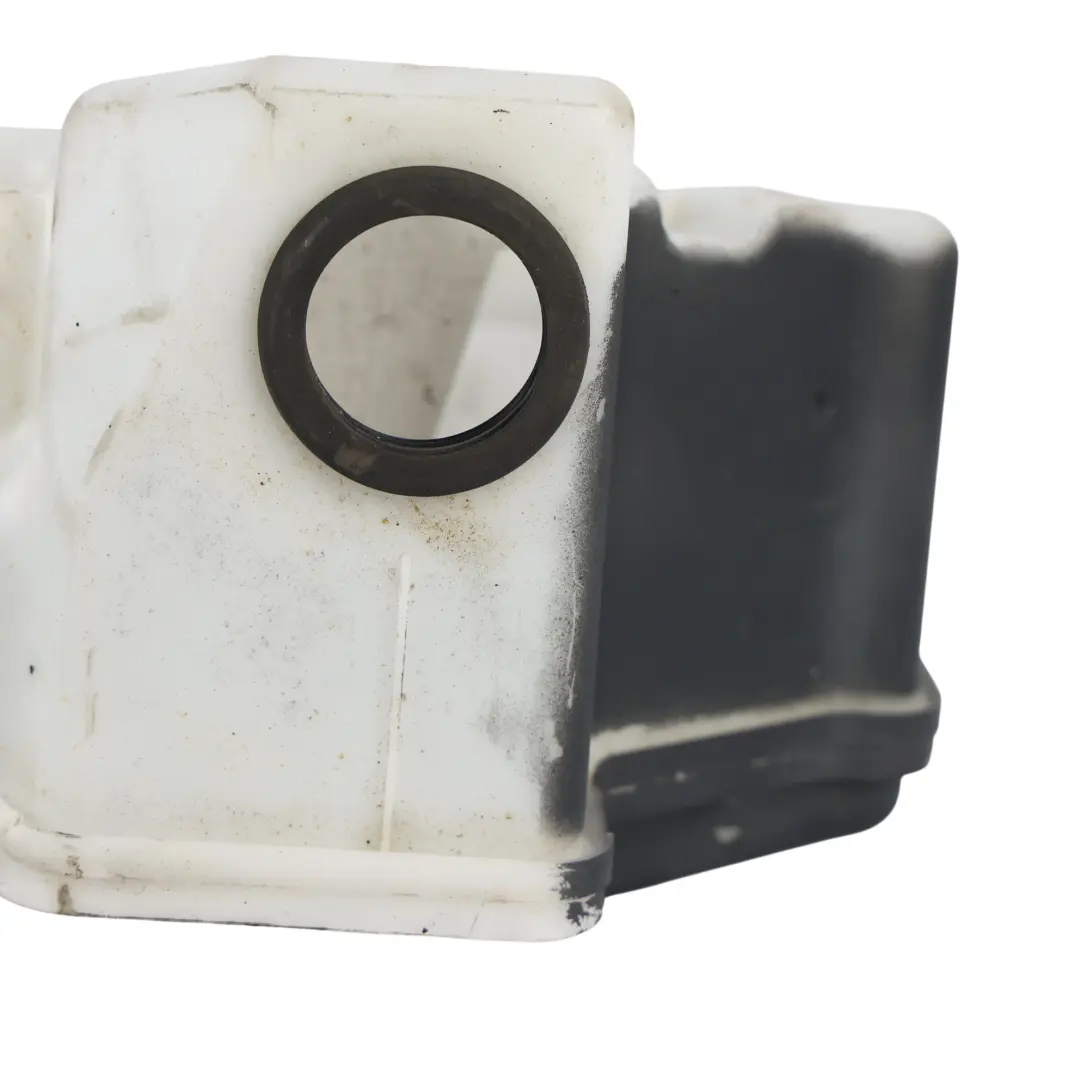 Zbiornik Płynu Spryskiwaczy do Range Rover Sport L320 o numerze AH22-17A645-AD Range Rover Sport L320 Zbiornik Płynu Spryskiwaczy - SKU AH22-17A645-AD-1 - Numer Części AH22-17A645-AD