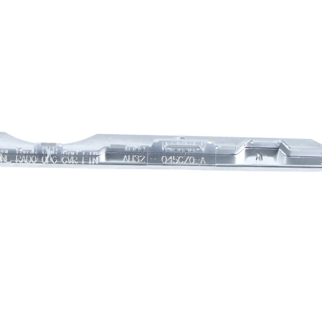 Środkowa Ramka Panelu Sterowania Deski do Range Rover L320 o numerze AH32-045C70-A Range Rover L320 Środkowa Ramka Panelu Sterowania Deski - SKU AH32-045C70-A - Numer Części AH32-045C70-A