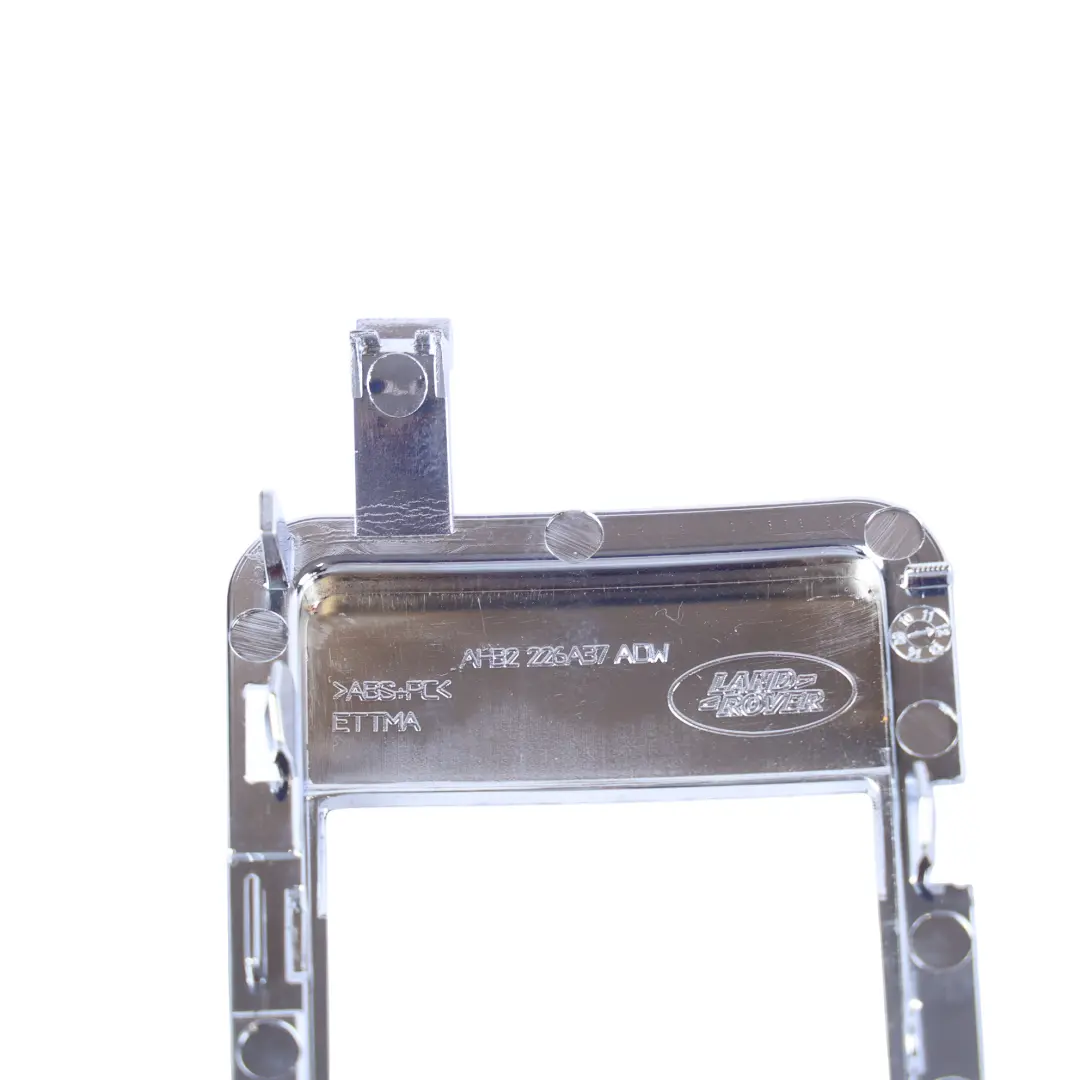 Moldura Maneta Puerta Trasera Izquierda AH32-2 para Land Rover Range Rover Sport L320 con número de pieza AH32-226A37-ADW Land Rover Range Rover Sport L320 Moldura Maneta Puerta Trasera Izquierda AH32-2 - SKU AH32-226A37-ADW - Número de pieza AH32-226A37-ADW
