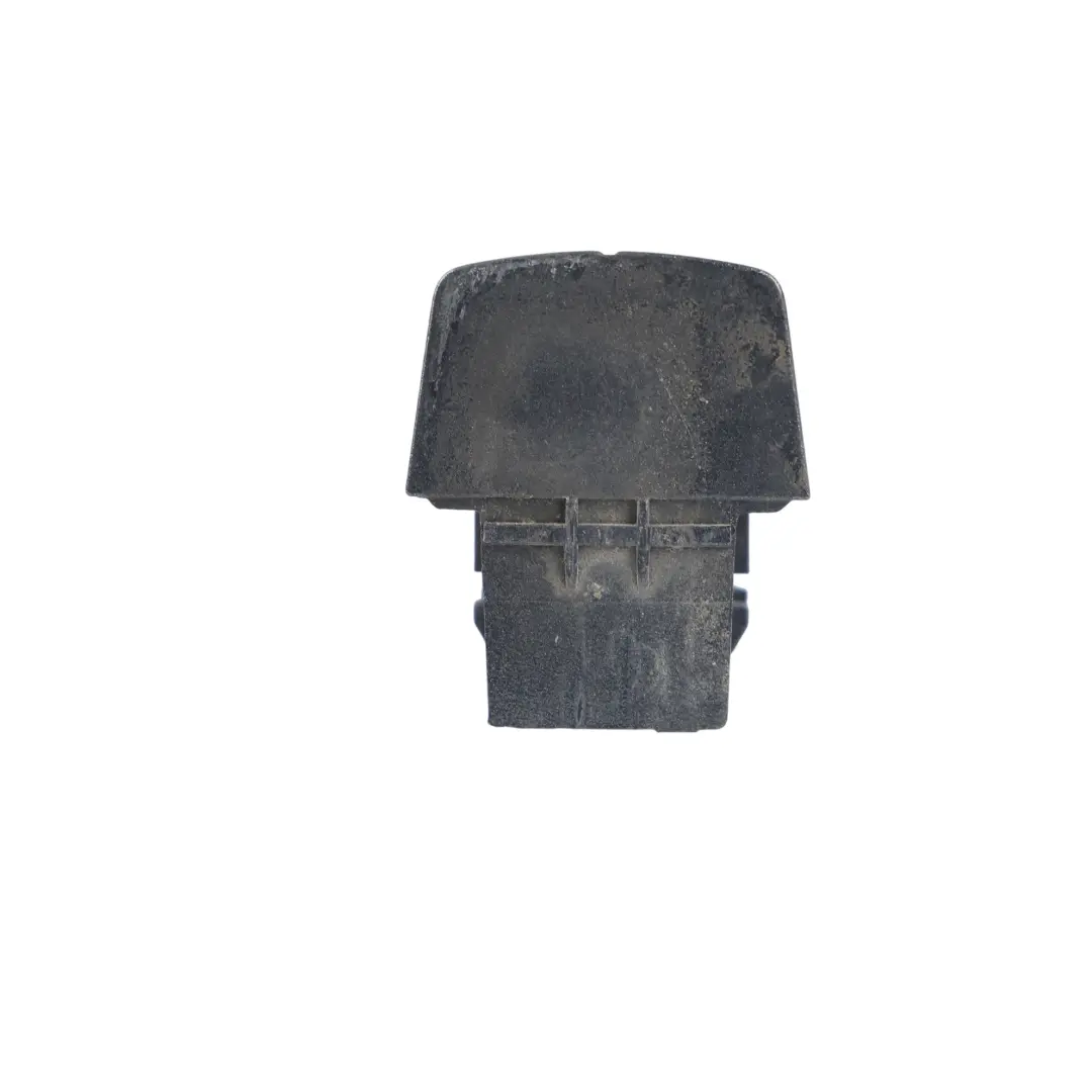 Uchwyt Drzwi Przód Tył Magnetyczny Metaliczny 7J do Ford Tourneo Custom o numerze AM51U218B08 Ford Tourneo Custom Uchwyt Drzwi Przód Tył Magnetyczny Metaliczny 7J - SKU AM51U218B08-MGT - Numer Części AM51U218B08