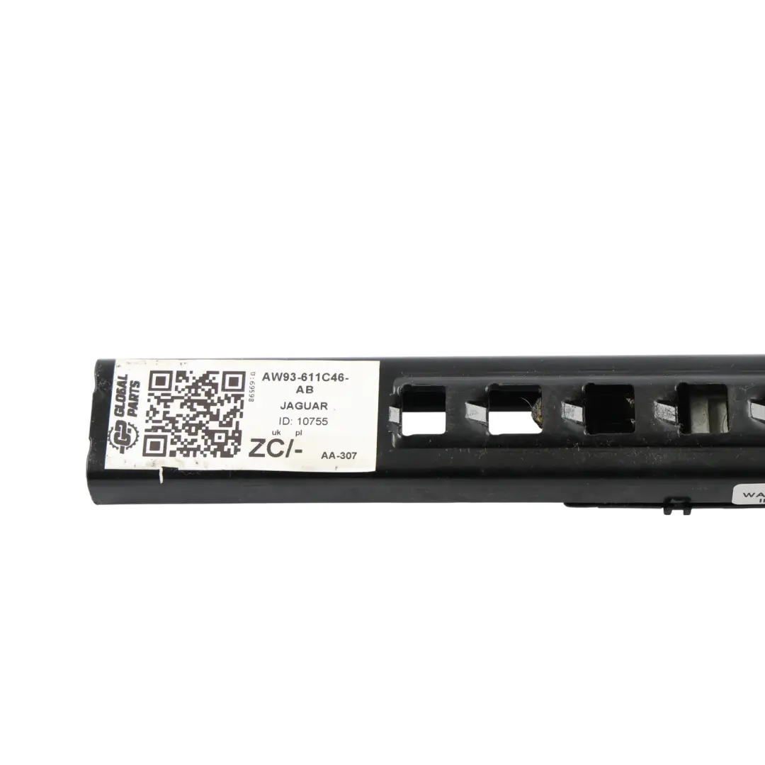 Jaguar XF X250 Regolatore Altezza Cintura Anteriore Supporto - SKU AW93-611C46-AB - Numero di parte AW93-611C46-AB