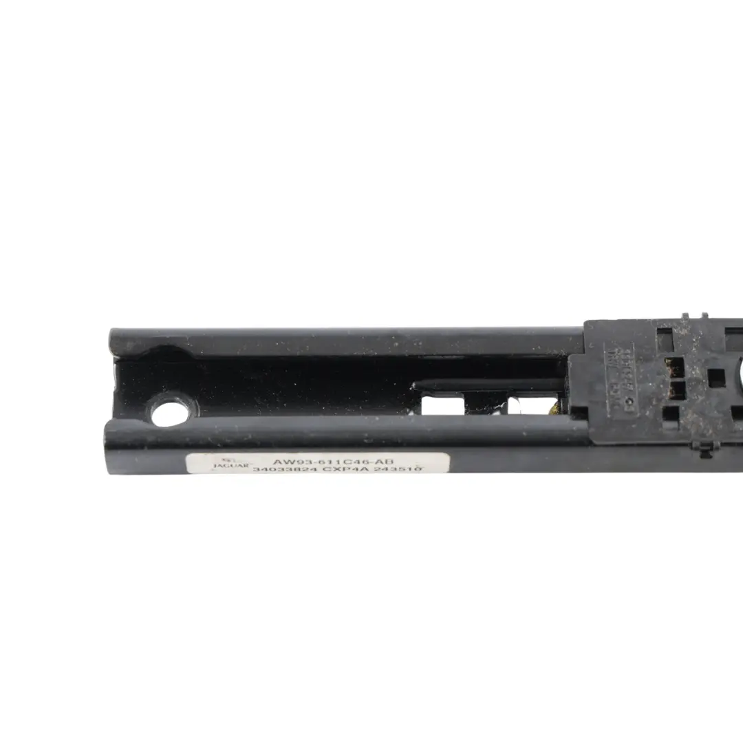 Regolatore Altezza Cintura Anteriore Supporto per Jaguar XF X250 con numero di parte AW93-611C46-AB Jaguar XF X250 Regolatore Altezza Cintura Anteriore Supporto - SKU AW93-611C46-AB - Numero di parte AW93-611C46-AB