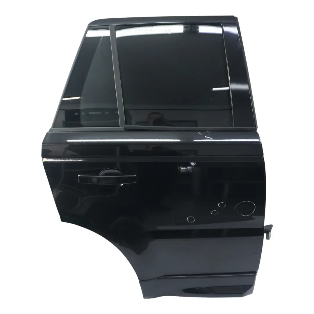 Puerta Trasera Derecha Negro Santorini 820 para Range Rover Sport L320 con número de pieza BFA790080 Range Rover Sport L320 Puerta Trasera Derecha Negro Santorini 820 - SKU BFA790080-SAB - Número de pieza BFA790080