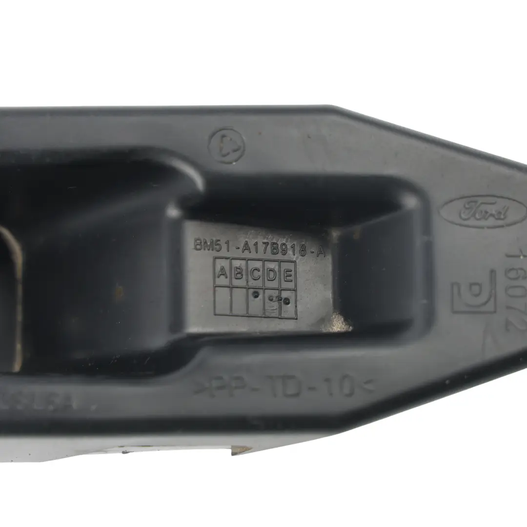Ford Focus Mk3 Soporte Parachoques Trasero Derecho - SKU BM51-A17B918-A - Número de pieza BM51-A17B918-A