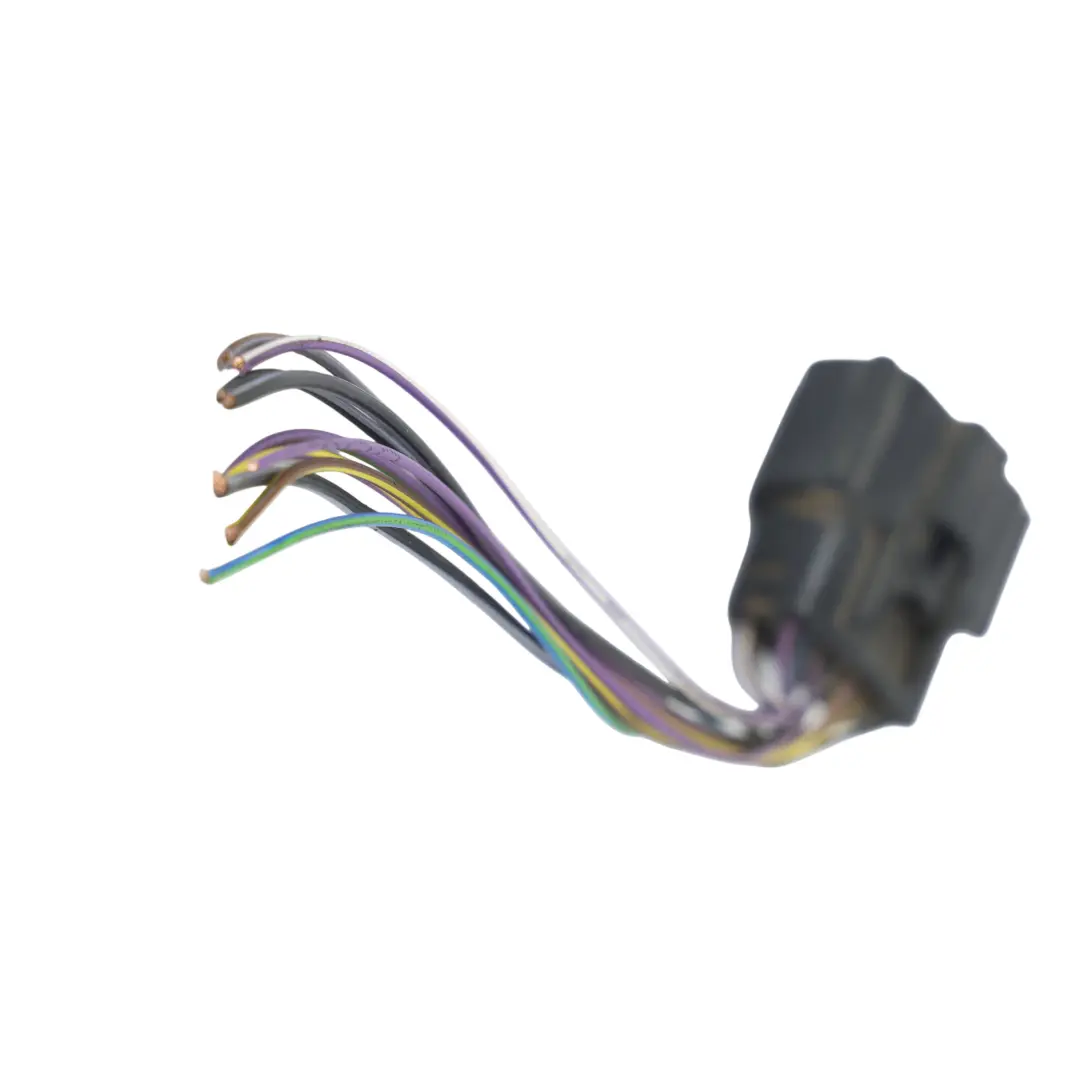 Conector Faro Cableado Delantero Derecho para Ford Fiesta Mk7 con número de pieza C1BB-13W029-EF Ford Fiesta Mk7 Conector Faro Cableado Delantero Derecho - SKU C1BB-13W029-EF-2 - Número de pieza C1BB-13W029-EF