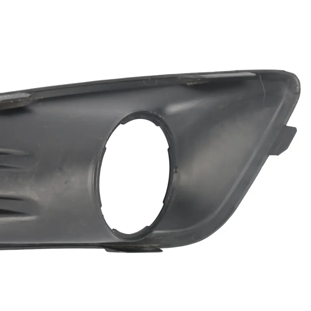 Ford Fiesta Mk7 Pare-chocs Avant Cache Antibrouillard Gauche - SKU C1BB-15A222-D-2 - Numéro de pièce C1BB-15A222-D