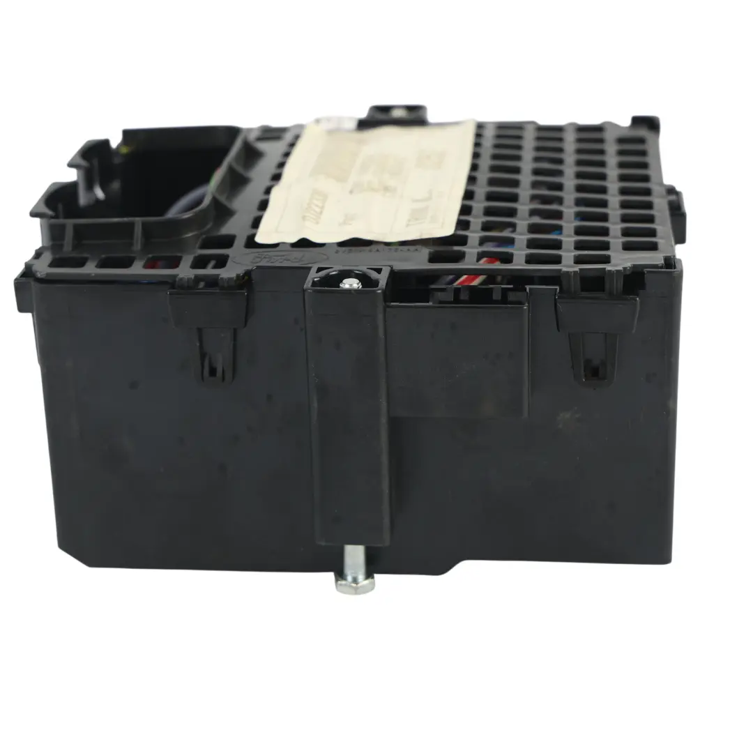 Cubierta Panel Caja Fusibles Relés para Ford Fiesta MK7 con número de pieza C1BT-14A005-DRA Ford Fiesta MK7 Cubierta Panel Caja Fusibles Relés - SKU C1BT-14A005-DRA - Número de pieza C1BT-14A005-DRA