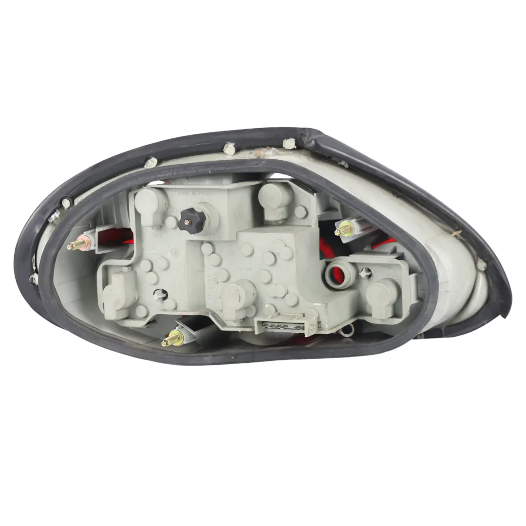 Fanale Posteriore Destro 89021692 per Jaguar XK8 X100 con numero di parte C2N3718 Jaguar XK8 X100 Fanale Posteriore Destro 89021692 - SKU C2N3718 - Numero di parte C2N3718