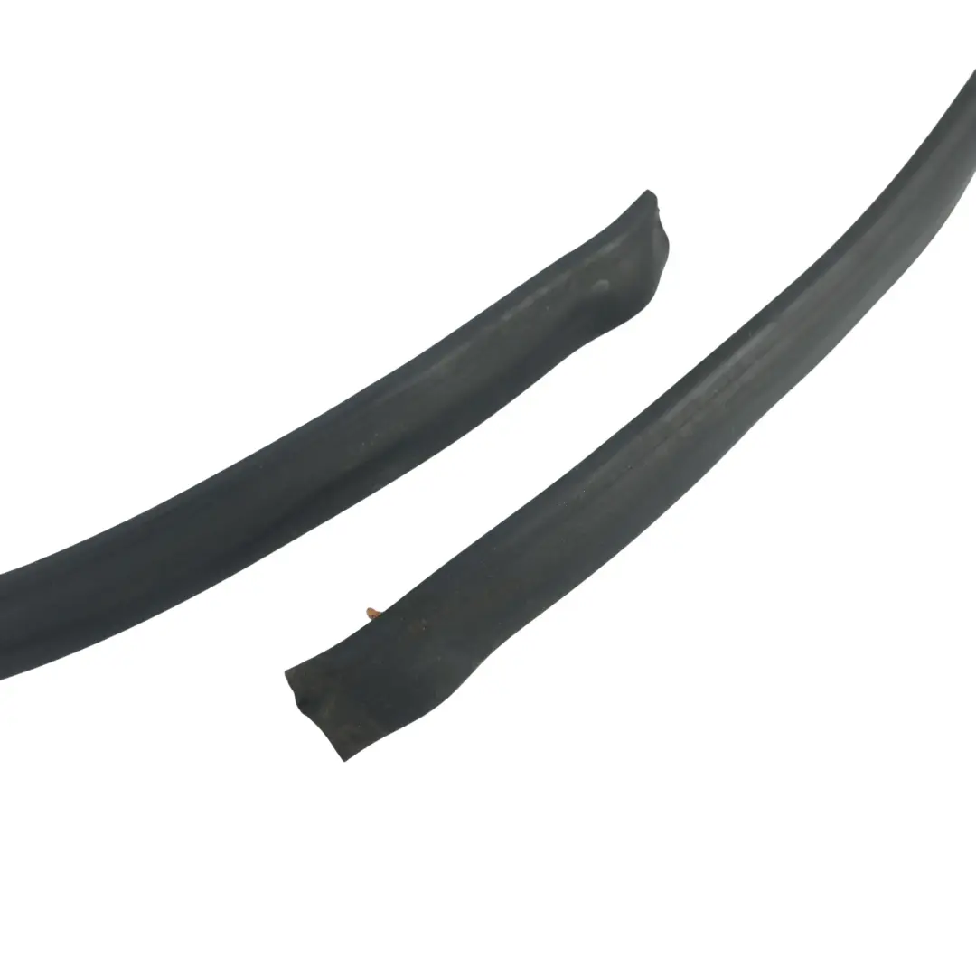 Guarnizione Cofano Anteriore Gomma Striscia Motore per Jaguar XF X250 con numero di parte C2Z12100 Jaguar XF X250 Guarnizione Cofano Anteriore Gomma Striscia Motore - SKU C2Z12100 - Numero di parte C2Z12100