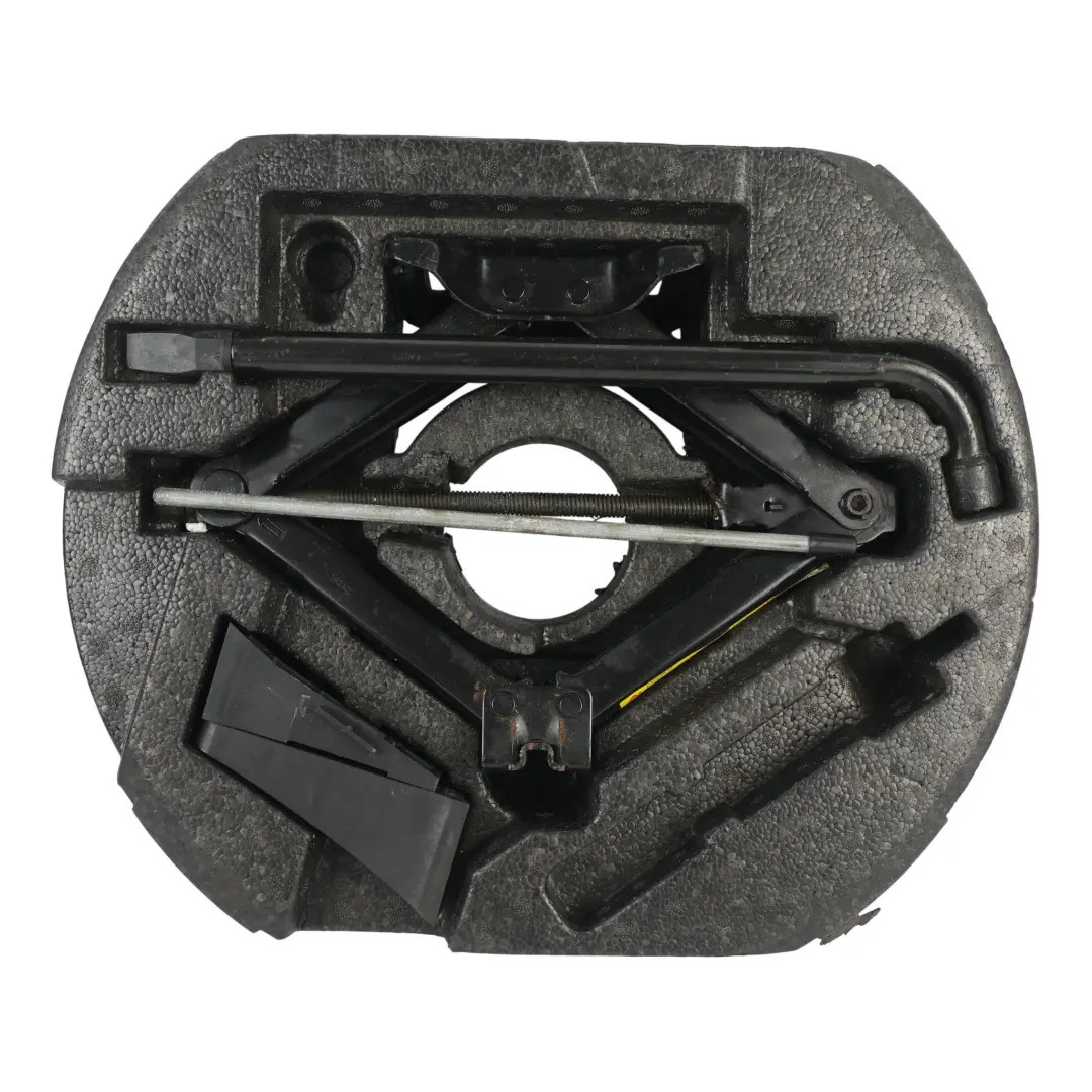Vassoio Portautensili Cric Sollevamento 8X23-17B043-AC per Jaguar XF X250 con numero di parte C2Z4107 Jaguar XF X250 Vassoio Portautensili Cric Sollevamento 8X23-17B043-AC - SKU C2Z4107 - Numero di parte C2Z4107