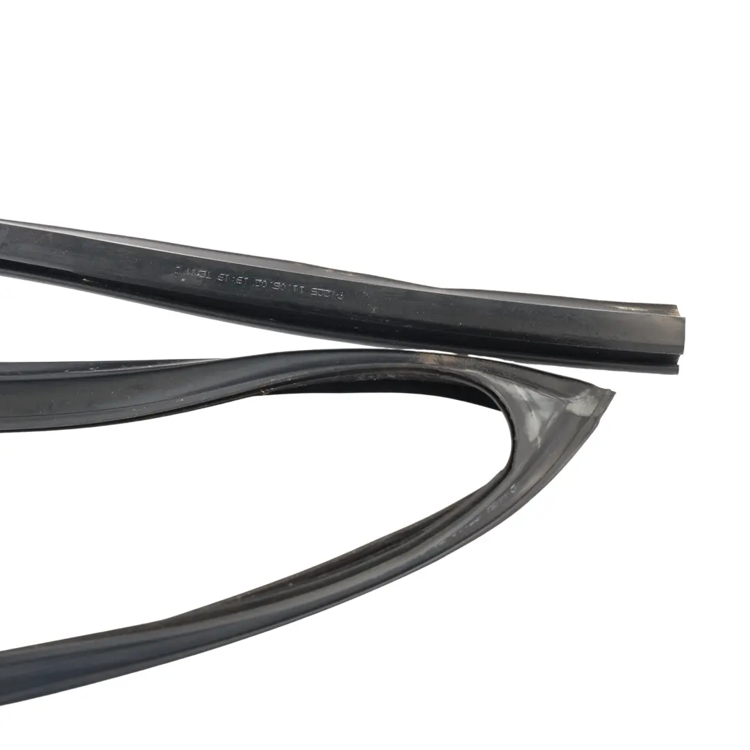 Range Rover L322 Door Window Run Channel Seal Front Left N/S - SKU CUC500030 - Part number 3H4Z-7821548-AA